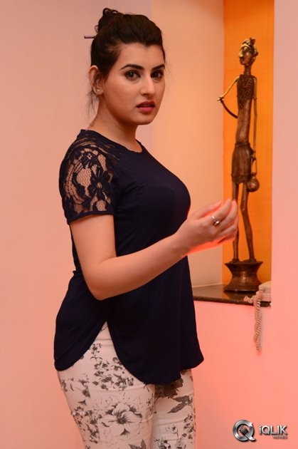 Archana-at-Nannu-Vadali-Neevu-Polevule-Movie-Audio-Launch